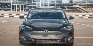 К Tesla вернулось желание построить автозавод в Индии