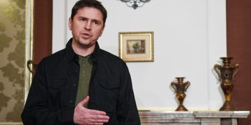 Подоляк выдвинул Ватикану условия до начала посреднической миссии