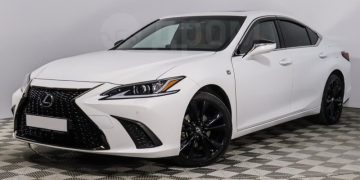 Россиянин отсудил 20 млн рублей у Toyota за протекающую крышу