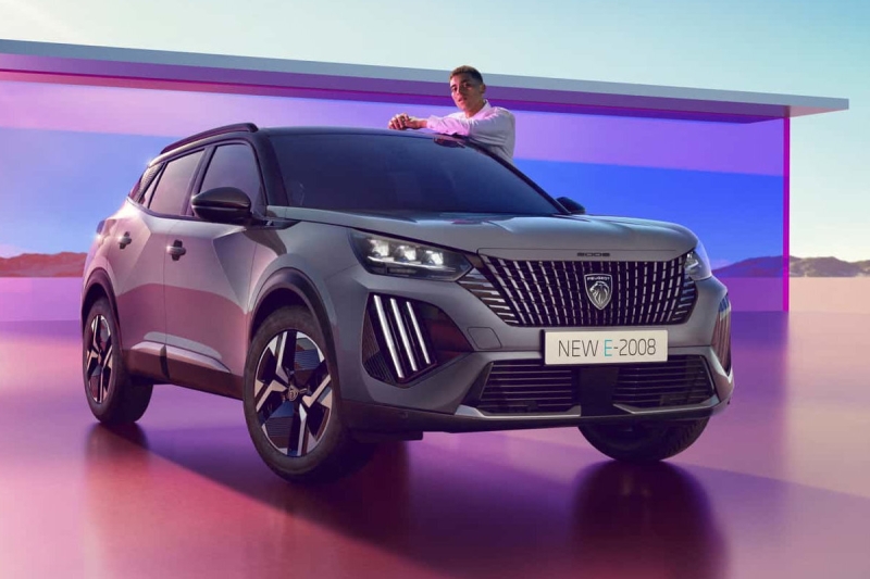 Суперуспешный Peugeot 2008 второй генерации обновили