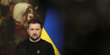 «Тебе недолго осталось». В Сети возмутились поездке Зеленского в Рим