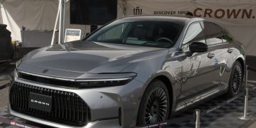 Toyota показала предсерийный образец седана Crown нового поколения