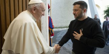 Зеленский нахамил папе римскому. И получил поддержку Италии на 360 градусов