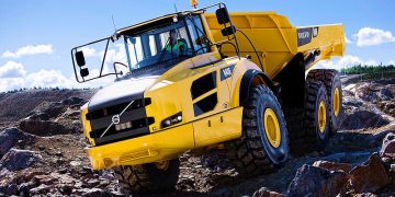 Шарнирные самосвалы: что это за техника, для чего нужна