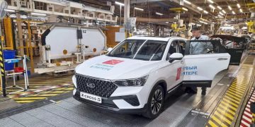 АВТОВАЗ начал серийное производство кроссовера Lada X-Cross 5