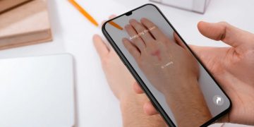 Google Lens теперь умеет определять проблемы с кожей