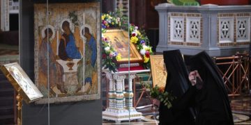 Источник объяснил сокращение времени доступа к «Троице» Рублева