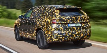 Новая Skoda Kodiaq: пока в камуфляже, но с подробностями
