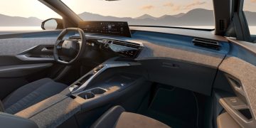 Новый Peugeot 3008: сначала показан интерьер