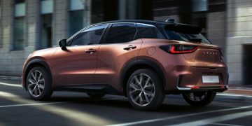 Представлен маленький паркетник Lexus LBX