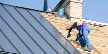 Фальцевая кровля: материал, характеристики и применение