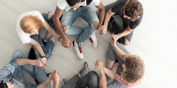 Роль реабилитационного центра для наркоманов и алкоголиков в процессе выздоровления