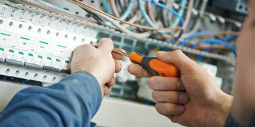 Поставщик электрооборудования и комплектующих: каталог товаров и услуг