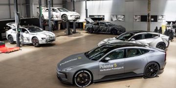 Большой седан Polestar 5 сбросил камуфляж