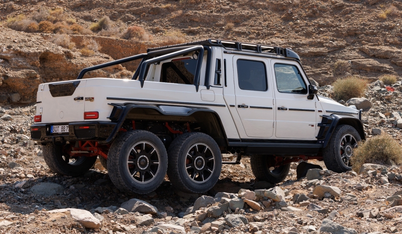 Brabus представил G-класс 6x6 в двух версиях