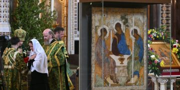 Источник: «Троицу» перевезут в центр Грабаря 19 июля