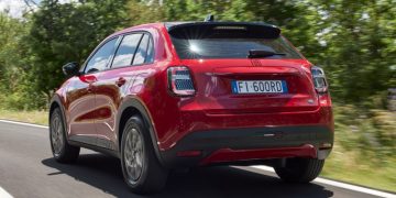 Представлен компактный паркетник Fiat 600e