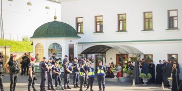 Профессор спрогнозировал судьбу драгоценностей из Киево-Печерской лавры