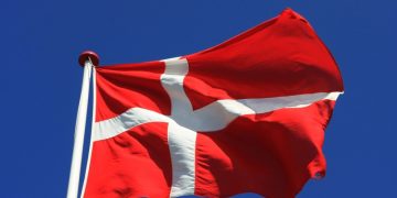 В Дании протестующие сожгли Коран у посольства Египта