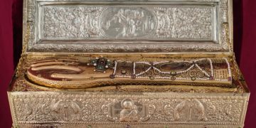 В Магадан доставили мощи Георгия Победоносца