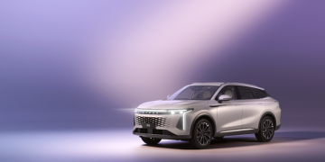 В России стартовали продажи автомобильной новинки года – кросс-купе EXEED RX