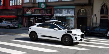 Дайджест дня: новая марка eπ, короткий Land Cruiser 70 и другие события индустрии