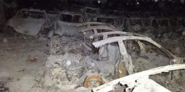 ФОТО: уничтоженные Porsche на палубе сгоревшего ролкера