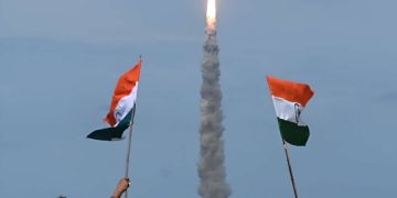 Индийская миссия успешно достигла орбиты Луны