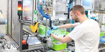 Компания-сателлит Renault продала свои автокомпонентные заводы в России