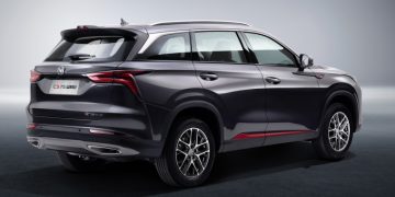 Кроссовер Changan CS75plus: объявлена цена в России