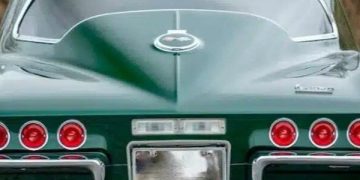 Московская фирма выпустит электромобиль с кузовом под легендарный Corvette 60-х