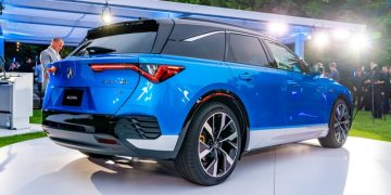 Новая Acura ZDX: кроссовер на платформе GM