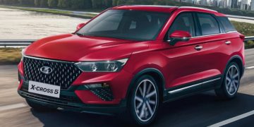 Президент АВТОВАЗа начал использовать для служебных поездок Lada X-Cross 5