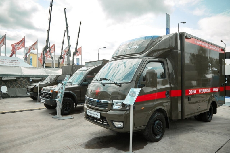 Ростех сделал скорую на базе грузовика Dongfeng