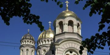 Синод РПЦ осудил действия главы Латвийской православной церкви