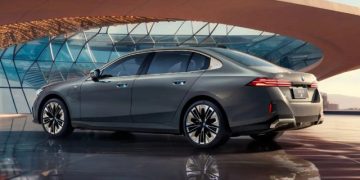 У новой «пятерки» BMW появилась удлиненная версия