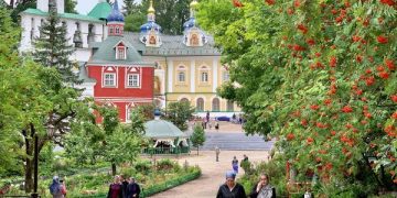 В Псково-Печерском монастыре выставят картины Сурикова и Репина