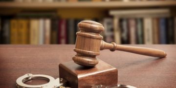 Как работает адвокат по уголовным делам?