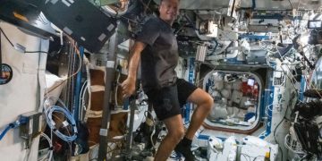 Фитнес-трекер для астронавтов