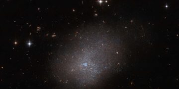 «Хаббл» запечатлел галактику ESO 300-16