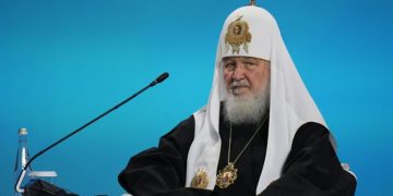 Патриарх Кирилл усомнился в космическом происхождении жизни на Земле