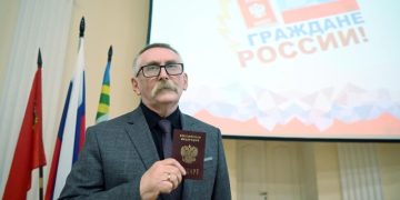 Православный писатель Ян Таксюр получил российское гражданство