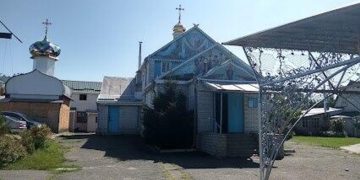 Представитель ПЦУ ворвался в Покровский храм в Киеве