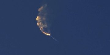 SpaceX не сможет запустить свою гигантскую ракету, пока не будут устранены все замечания