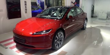Тесле Model 3 изменили «лицо»