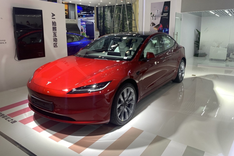 Тесле Model 3 изменили «лицо»