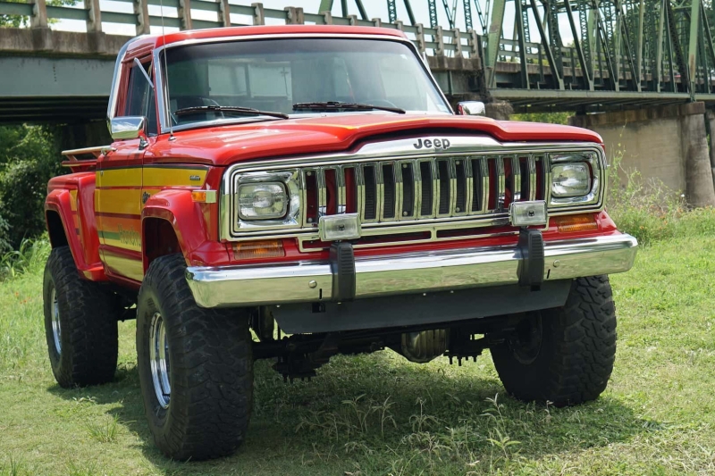 В США раритетный Jeep Honcho укомплектовали непосредственным впрыском топлива