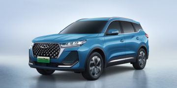 Дайджест дня: уникальный Ferrari SP-8, газовые ЛиАЗы и другие события индустрии