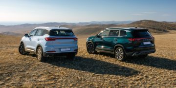 Гибридные кроссоверы Chery Tiggo 7 и Tiggo 8: цены в России