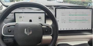 Кроссовер Leapmotor C10 впервые показал салон